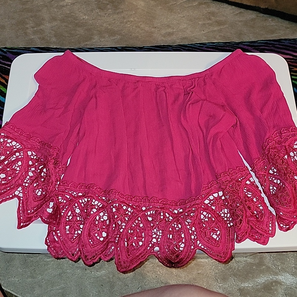 (J12) Ambiance crop top womans small